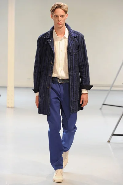 Look 19